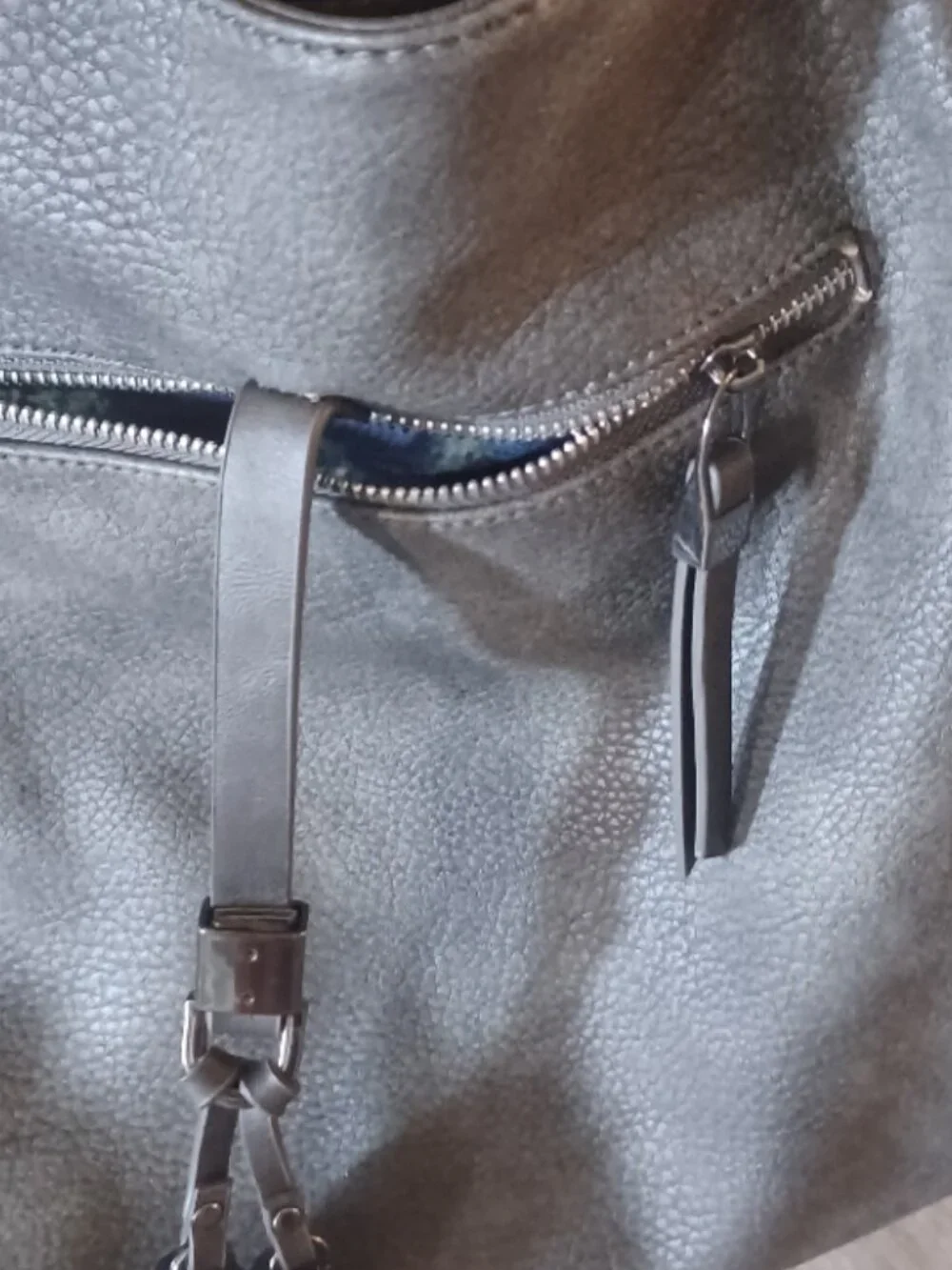 Moda Luxe Like New Grey Crossbody Adj 2 Straps lined Tote w/feet